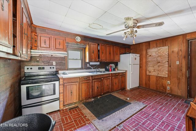 9101 Andersonville Pike, Powell, TN 37849