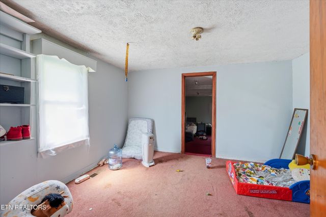 9101 Andersonville Pike, Powell, TN 37849