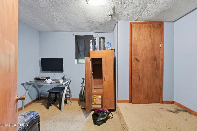 9101 Andersonville Pike, Powell, TN 37849