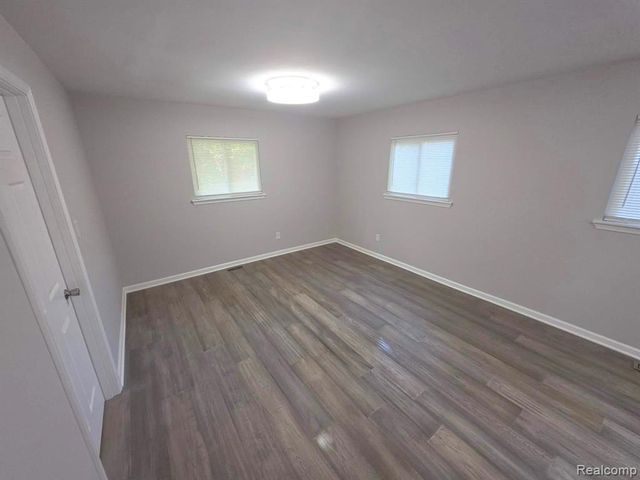2564 Mueller Road, Lake Orion, MI 48359