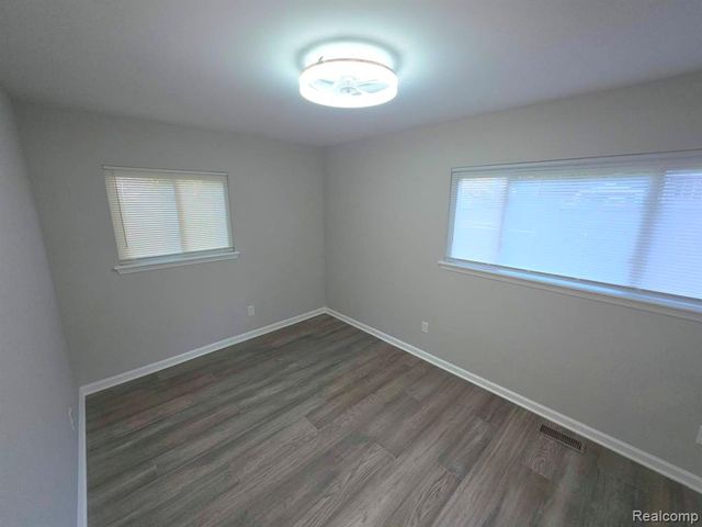 2564 Mueller Road, Lake Orion, MI 48359