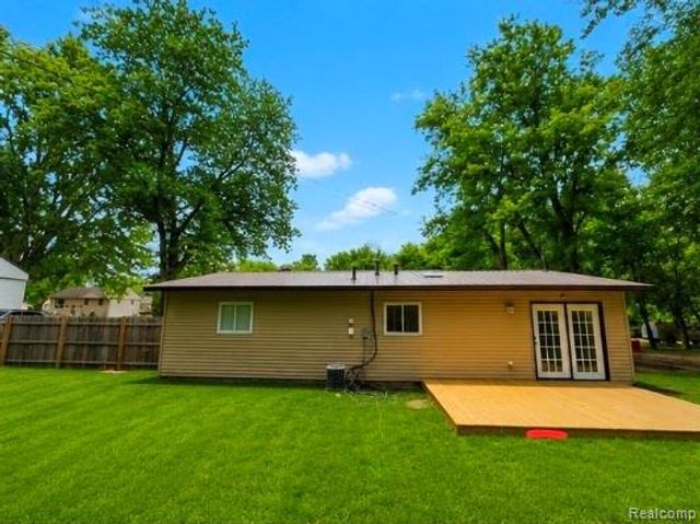 2564 Mueller Road, Lake Orion, MI 48359