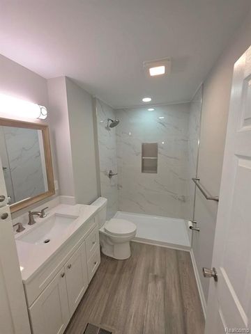 2564 Mueller Road, Lake Orion, MI 48359