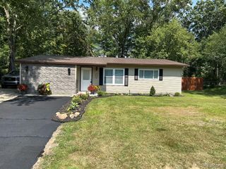 2564 Mueller Road, Lake Orion, MI 48359