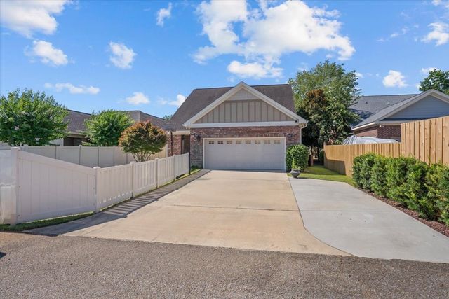 206 Kelso Ln, Dothan, AL 36305