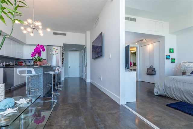 92 SW 3rd St 5108, Miami, FL 33130