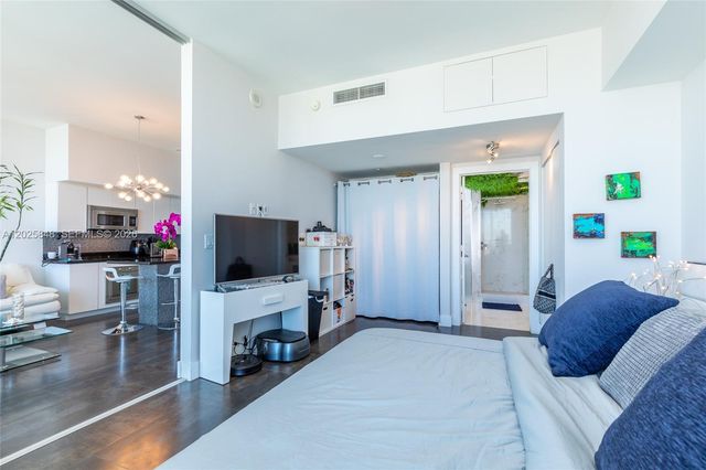 92 SW 3rd St 5108, Miami, FL 33130