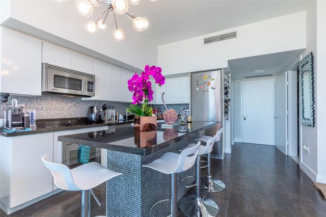 92 SW 3rd St 5108, Miami, FL 33130