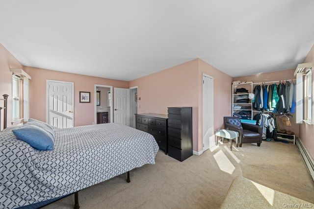 1 Lange Court, Melville, NY 11747