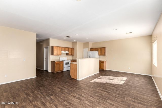 6842 N 81ST Drive, Glendale, AZ 85303