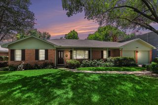12847 Memorial Drive, Houston, TX 77024