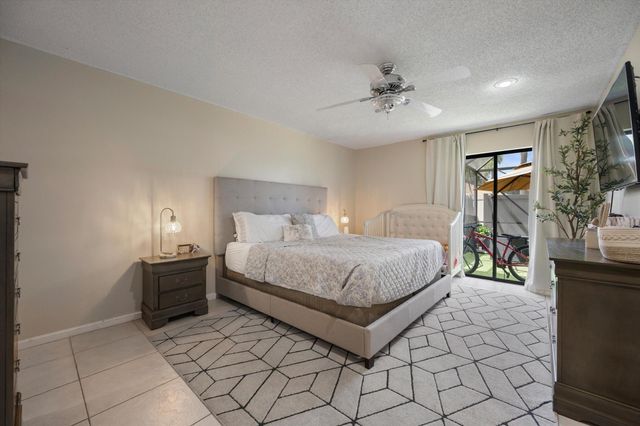 4475 Willow Pond Road B, West Palm Beach, FL 33417