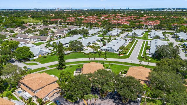 4475 Willow Pond Road B, West Palm Beach, FL 33417