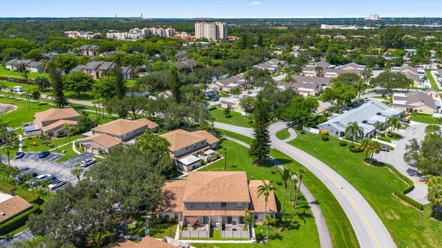 4475 Willow Pond Road B, West Palm Beach, FL 33417