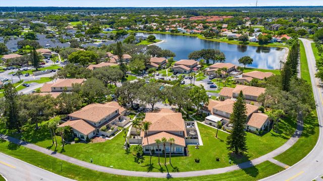 4475 Willow Pond Road B, West Palm Beach, FL 33417