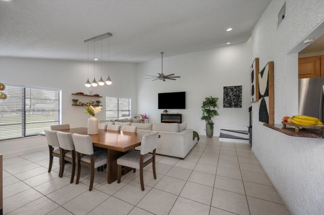 4475 Willow Pond Road B, West Palm Beach, FL 33417