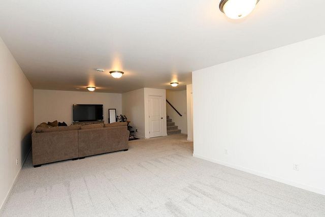 6620 57th Avenue S, Fargo, ND 58104