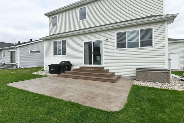6620 57th Avenue S, Fargo, ND 58104