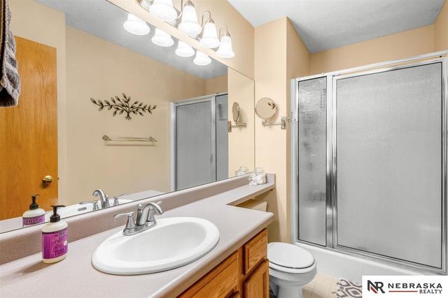 3334 W Rose Street, Lincoln, NE 68522