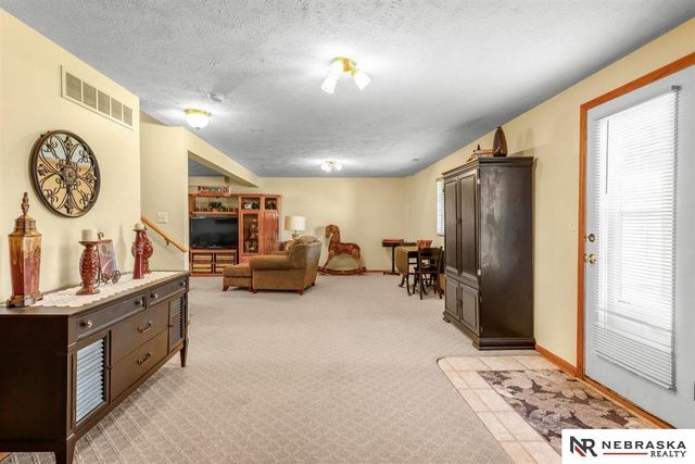 3334 W Rose Street, Lincoln, NE 68522