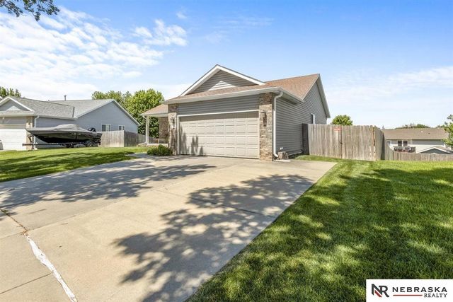 3334 W Rose Street, Lincoln, NE 68522