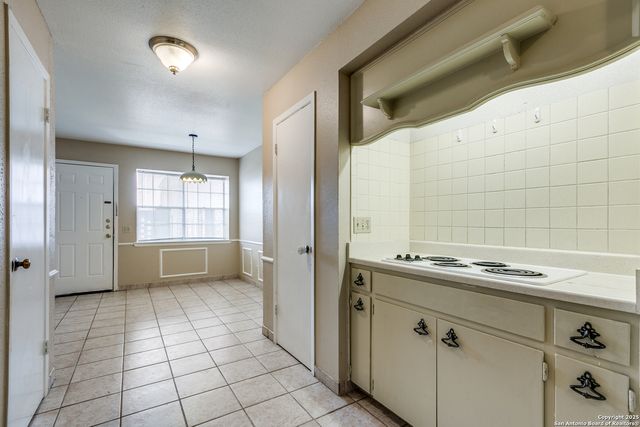 7500 Callaghan Rd Apt 255, San Antonio, TX 78229