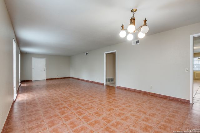 7500 Callaghan Rd Apt 255, San Antonio, TX 78229