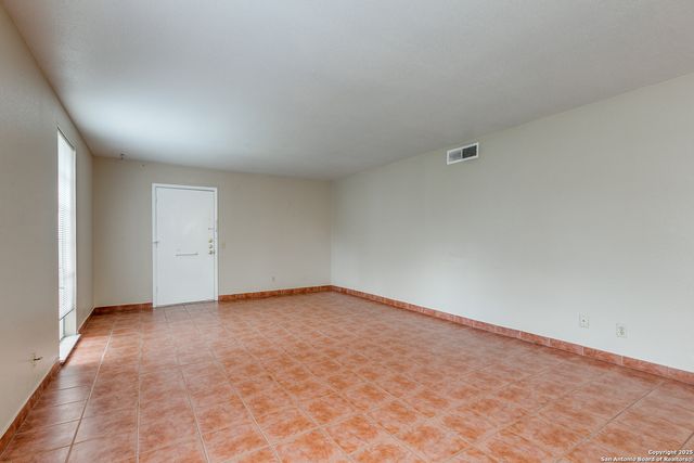 7500 Callaghan Rd Apt 255, San Antonio, TX 78229