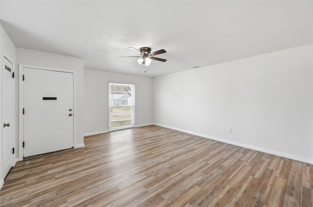 1010 Clarice Street, Grand Prairie, TX 75051