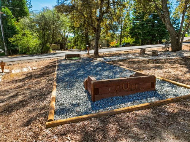 23246 Sunset Ridge Dr, Auburn, CA 95602