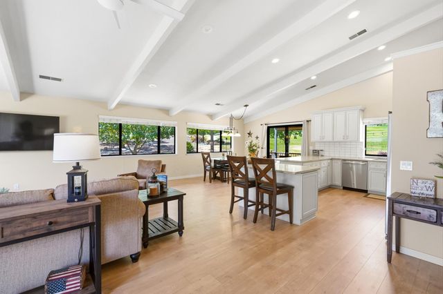 23246 Sunset Ridge Dr, Auburn, CA 95602
