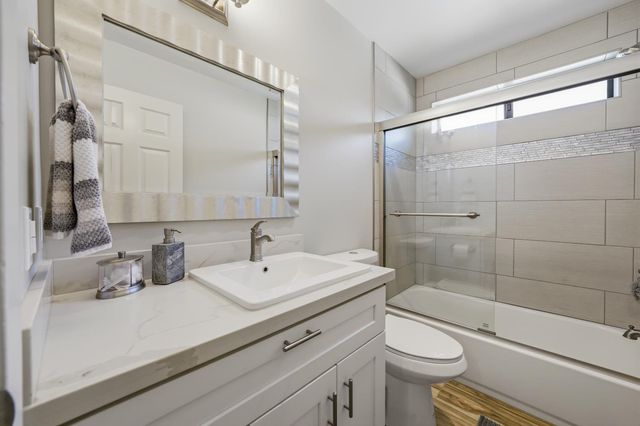 23246 Sunset Ridge Dr, Auburn, CA 95602