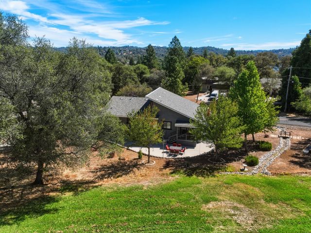 23246 Sunset Ridge Dr, Auburn, CA 95602