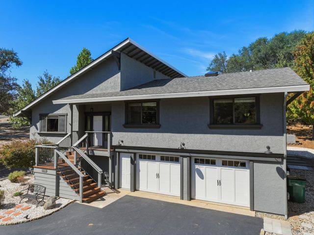 23246 Sunset Ridge Dr, Auburn, CA 95602