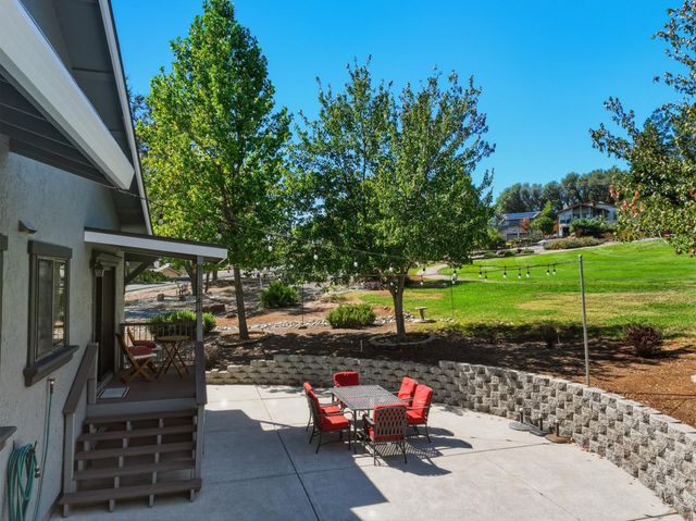 23246 Sunset Ridge Dr, Auburn, CA 95602