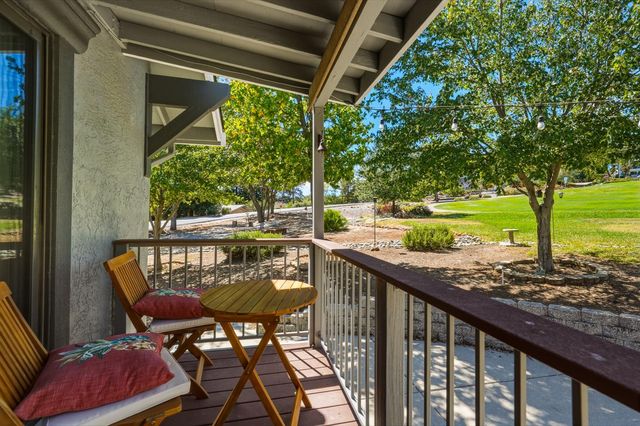 23246 Sunset Ridge Dr, Auburn, CA 95602