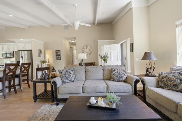 23246 Sunset Ridge Dr, Auburn, CA 95602