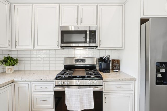 23246 Sunset Ridge Dr, Auburn, CA 95602
