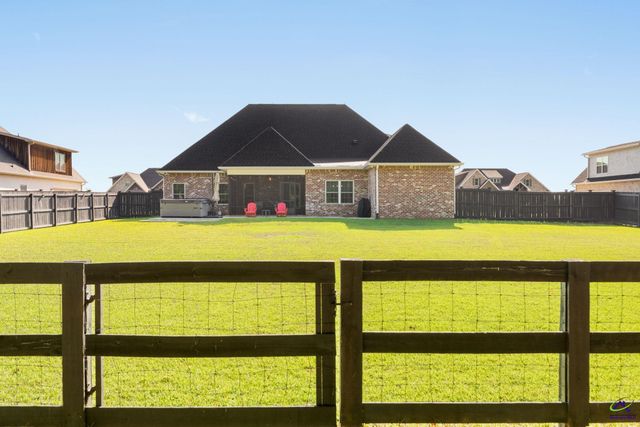 415 Stonegate Trail, Perry, GA 31069