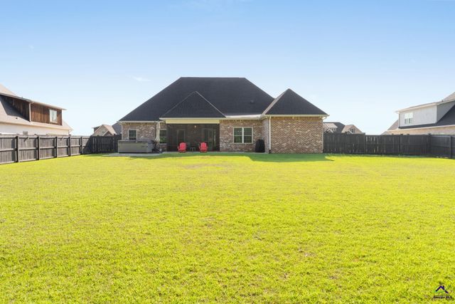 415 Stonegate Trail, Perry, GA 31069