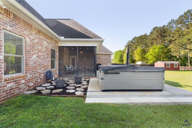 415 Stonegate Trail, Perry, GA 31069