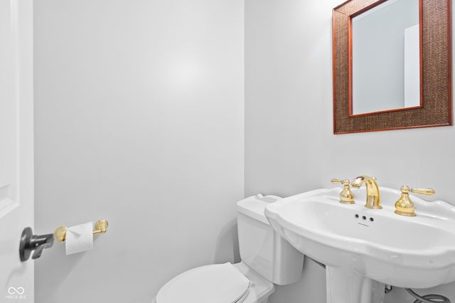 8853 Briarclift Road, Indianapolis, IN 46256