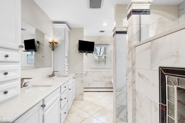 8853 Briarclift Road, Indianapolis, IN 46256