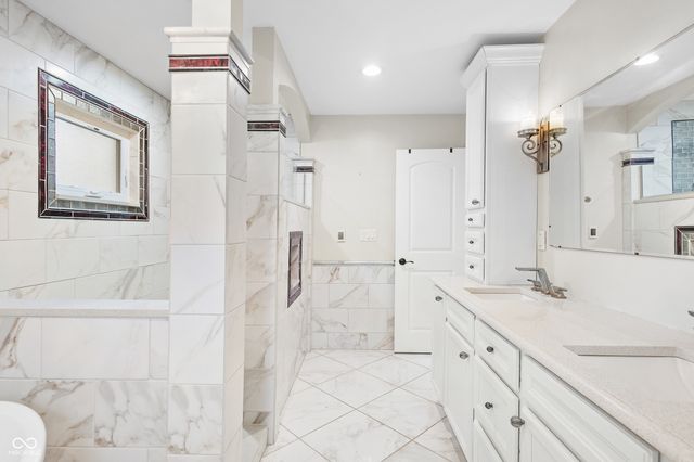 8853 Briarclift Road, Indianapolis, IN 46256