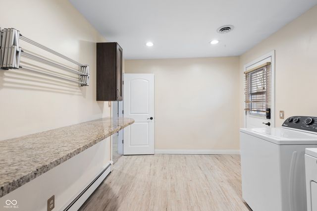 8853 Briarclift Road, Indianapolis, IN 46256