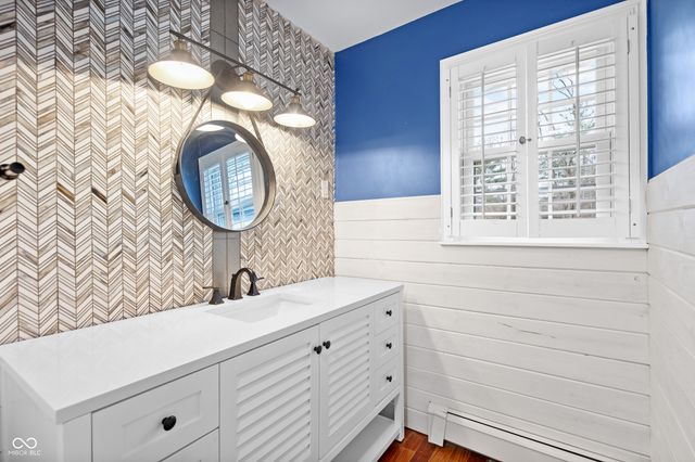 8853 Briarclift Road, Indianapolis, IN 46256