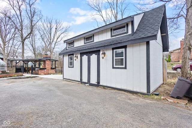 8853 Briarclift Road, Indianapolis, IN 46256