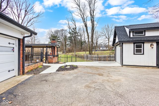 8853 Briarclift Road, Indianapolis, IN 46256