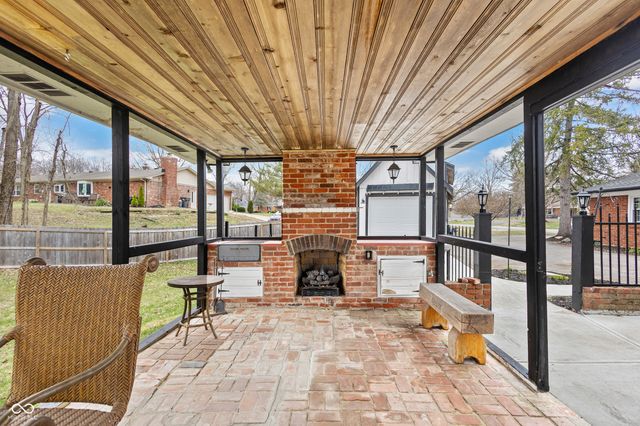 8853 Briarclift Road, Indianapolis, IN 46256