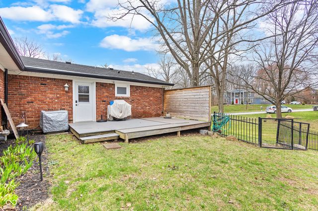 8853 Briarclift Road, Indianapolis, IN 46256